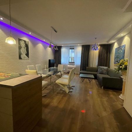 Luxury Apartments In Top City Center Varna 1 Exterior photo