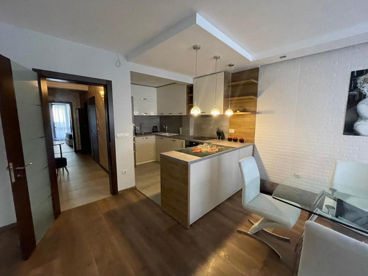 Luxury Apartments In Top City Center Varna 1 Exterior photo
