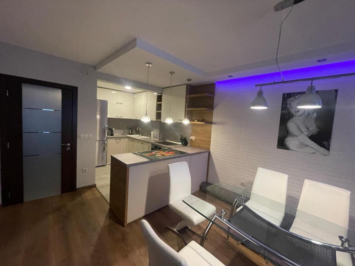 Luxury Apartments In Top City Center Varna 1 Exterior photo