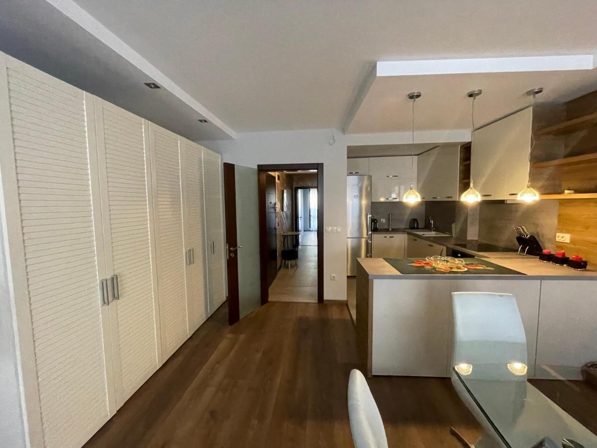 Luxury Apartments In Top City Center Varna 1 Exterior photo