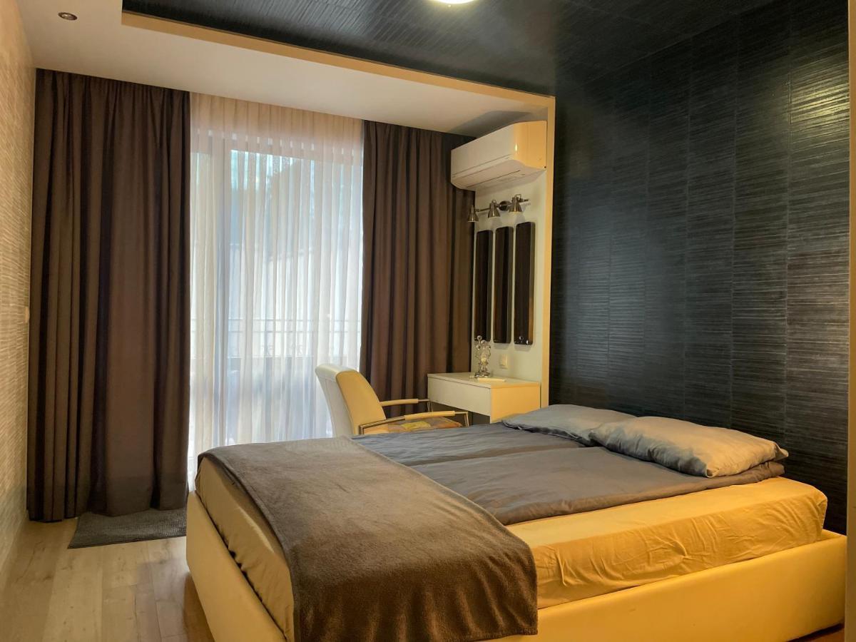 Luxury Apartments In Top City Center Varna 1 Exterior photo
