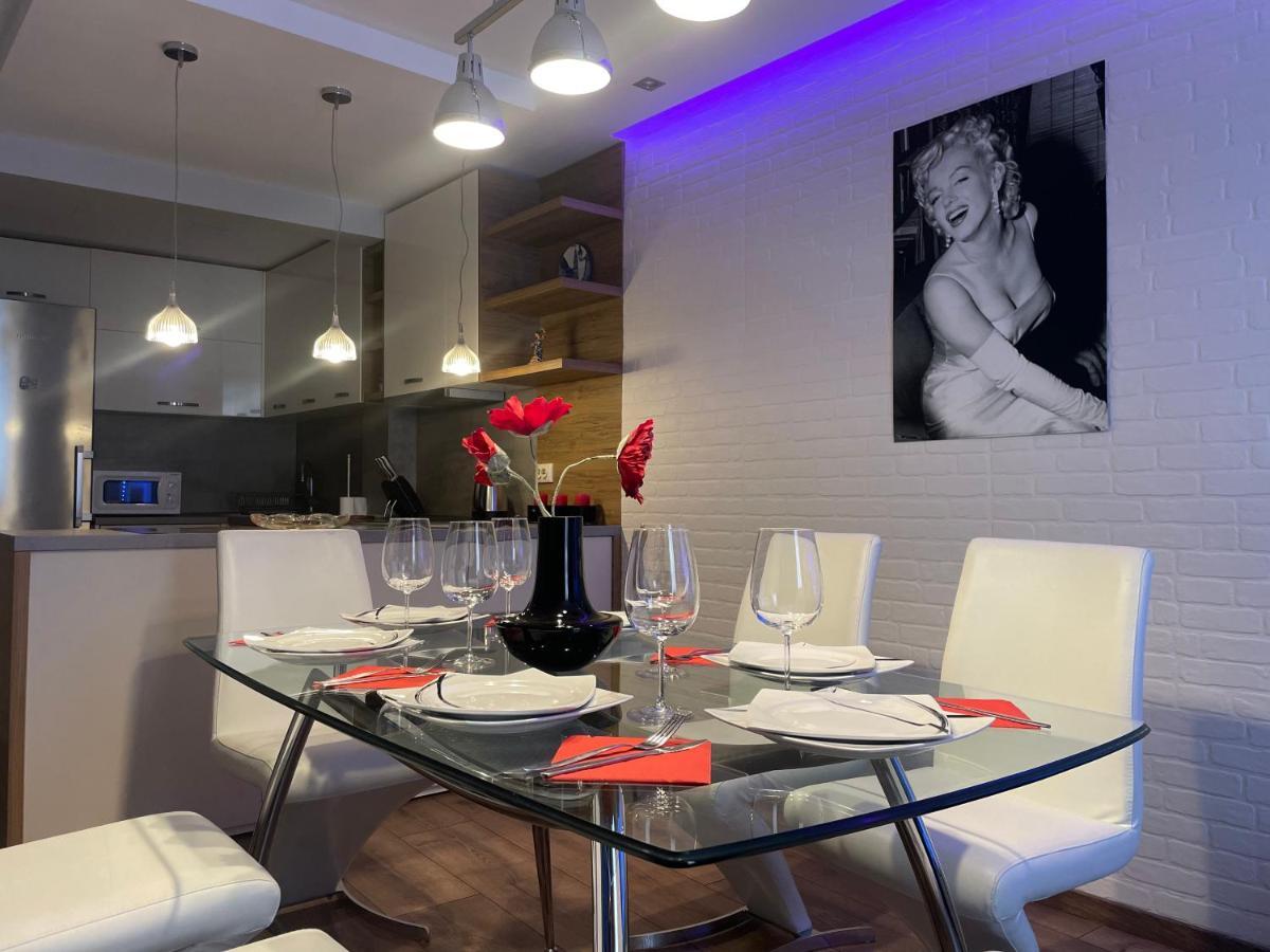 Luxury Apartments In Top City Center Varna 1 Exterior photo